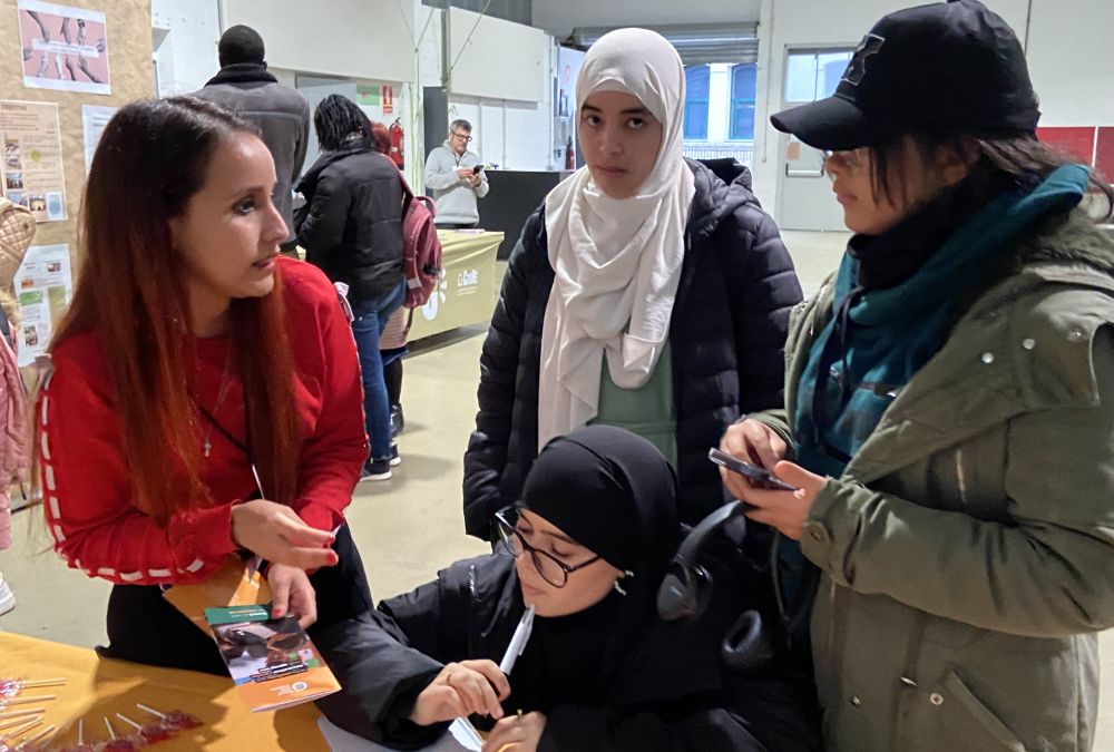 La Solidària, punt de trobada entre estudiants i entitats de la intervenció social