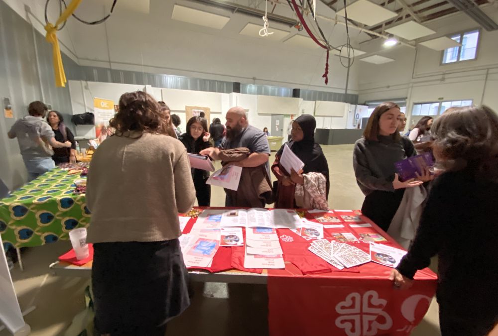 La Solidària, punt de trobada entre estudiants i entitats de la intervenció social