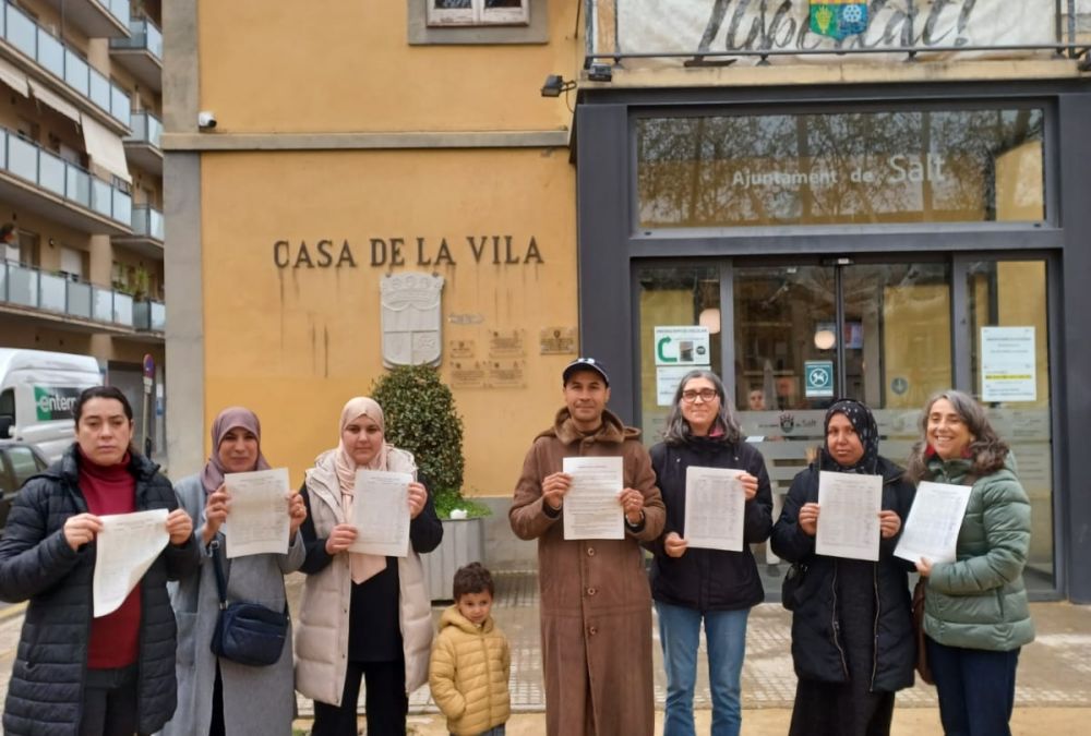 Aigua, habitatge, feina i papers, per a una vida digna