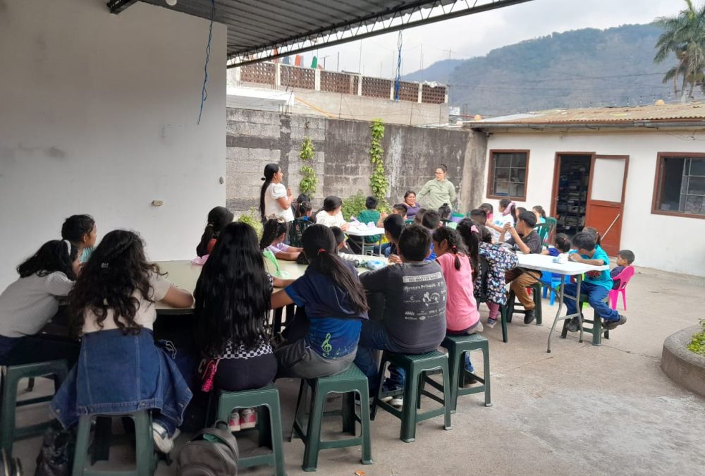 La biblioteca comunitària a Guatemala, a tot drap!