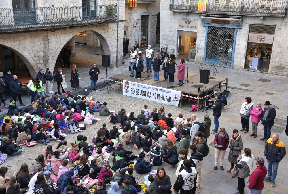 Girona celebra el DENIP sembrant la pau