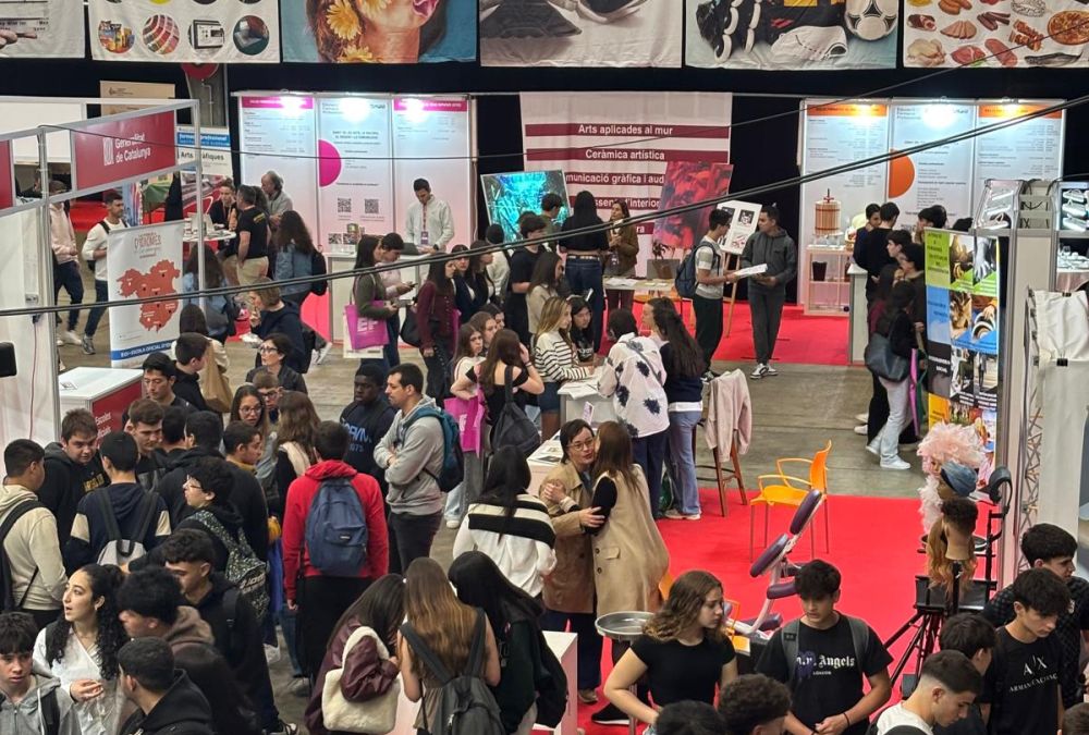 L'exèrcit a l'Expojove: entre l'èxit de visites i la denúncia pacifista 