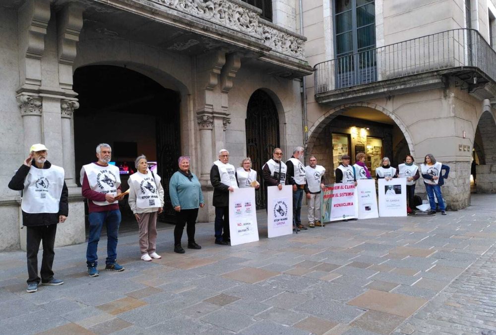 Les armes no eduquen, les armes maten!