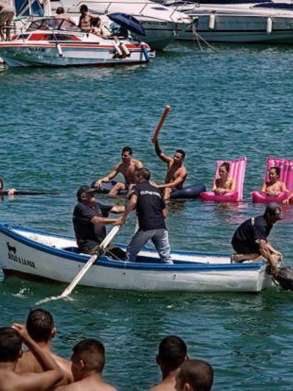 Santa Fiesta (Documental)