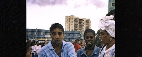 Viviendo : Cuba, una memoria imprescindible (el ensayo y los relatos)