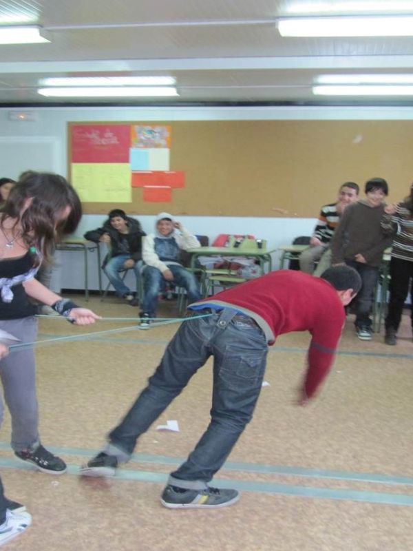 en plena acció en un dels jocs a l'institut Puig Cargol