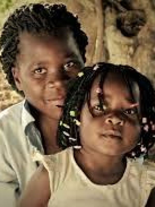 Kanimambo : tres versiones de Mozambique (Documental)